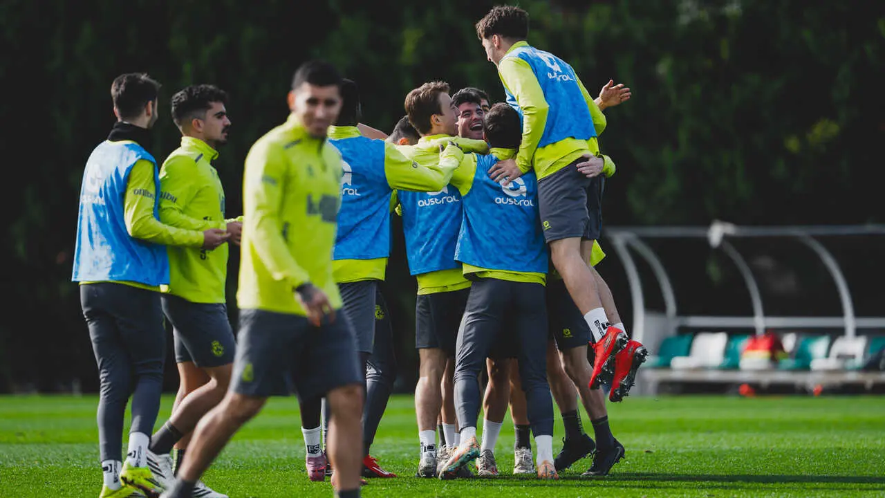 Los jugadores del Racing durante el &uacute;ltimo entrenamiento. / RRC