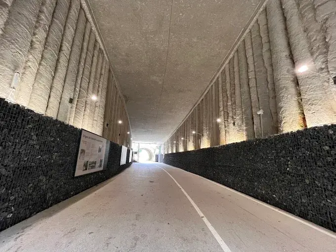 El t&uacute;nel del Tren de Pombo. / A.E