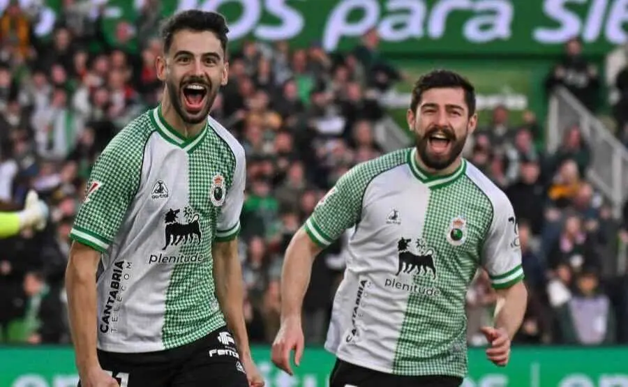 Un tanto tempranero de Andr&eacute;s Mart&iacute;n dio la victoria al Racing. / L.H.
