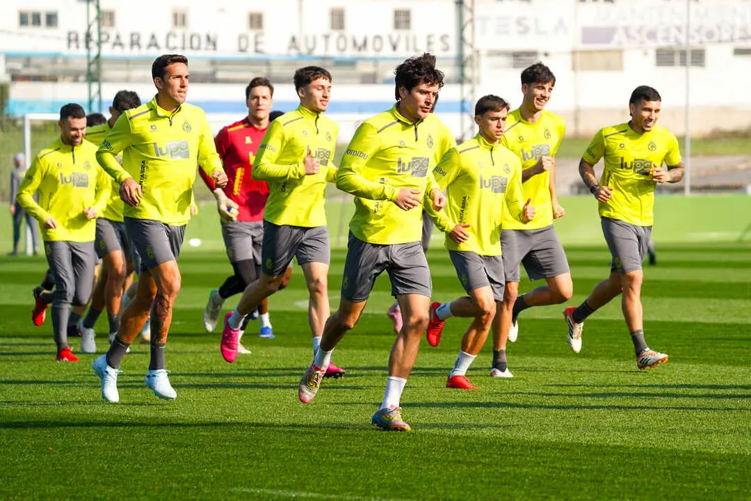 Los jugadores del Racing durante un entrenamiento. / RRC