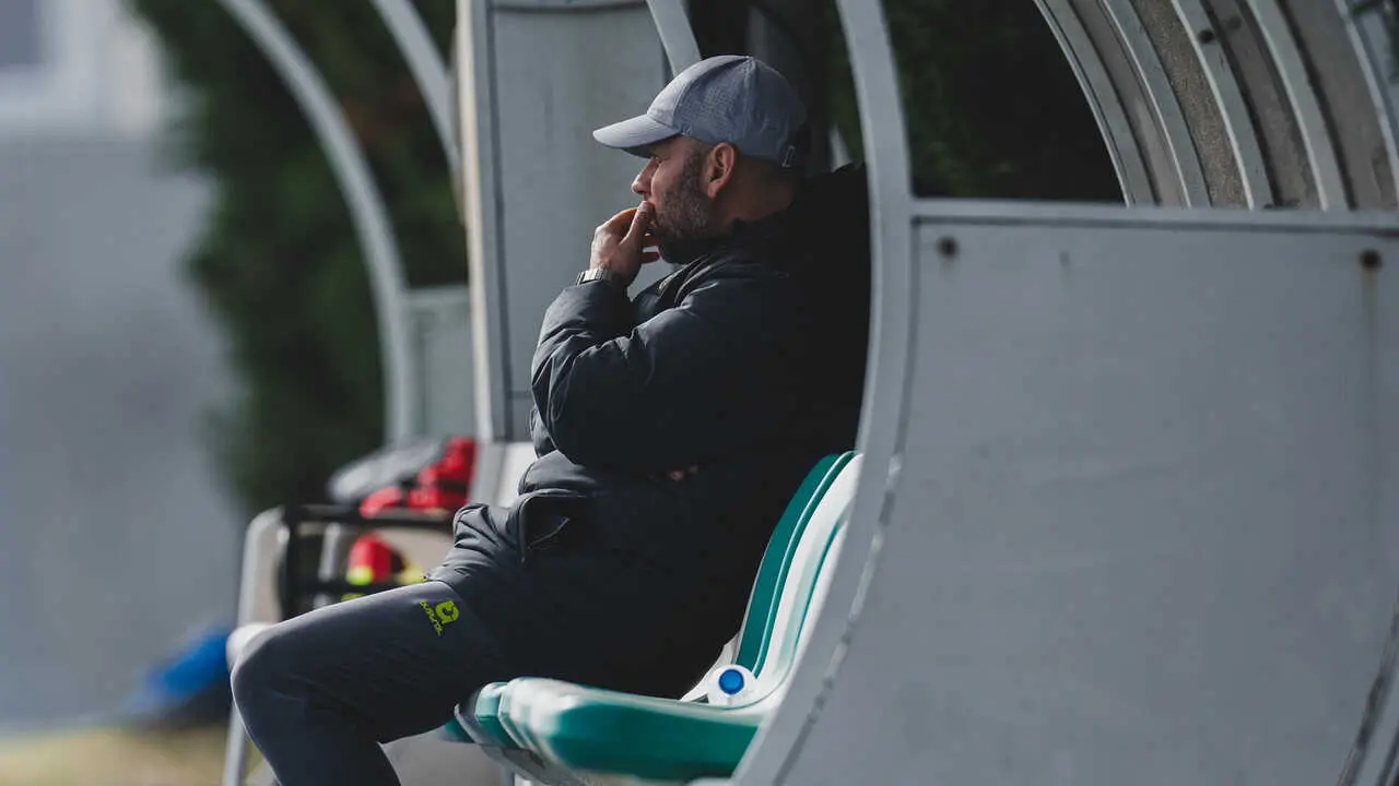 Tras varios d&iacute;as de recuperaci&oacute;n, el t&eacute;cnico del Racing ha regresado al trabajo con la plantilla. / rrc