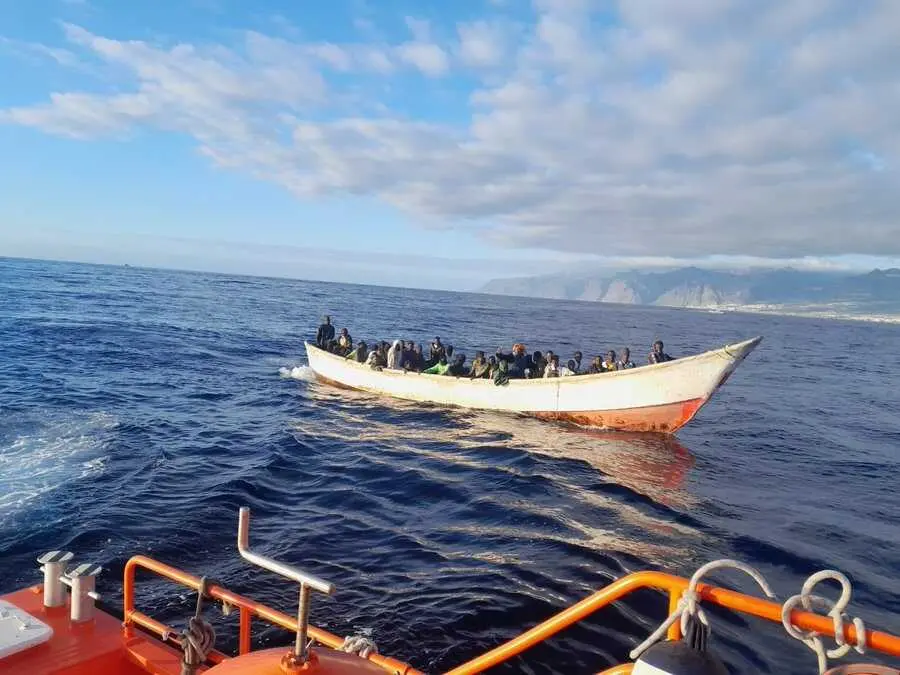 Patera rescatada por Salvamento Mar&iacute;timo. / EP