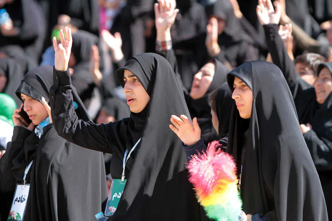 Durante d&eacute;cadas, Ir&aacute;n ha construido una estructura institucional que combina educaci&oacute;n ideol&oacute;gica, redes religiosas y beneficios econ&oacute;micos para consolidar el apoyo al r&eacute;gimen. / EP
