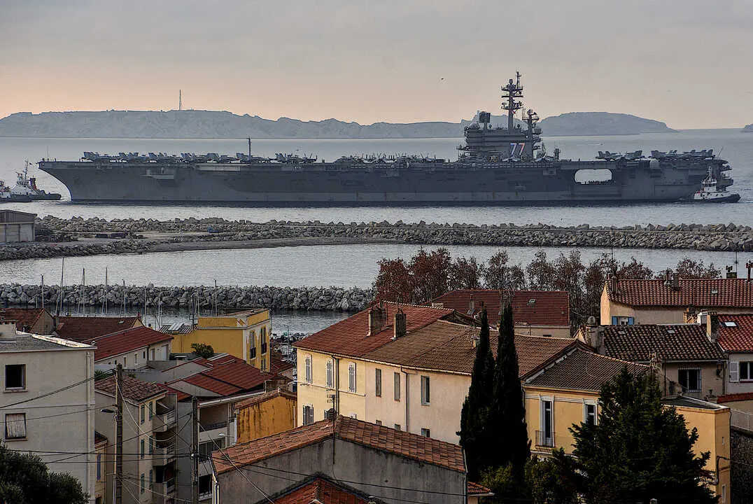 El gigantesco portaaviones nuclear USS George H. W. Bush se dirige al Mediterr&aacute;neo para reforzar la presencia naval estadounidense en la zona. / EP