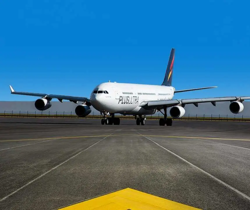 Un avi&oacute;n de Plus Ultra. / EP