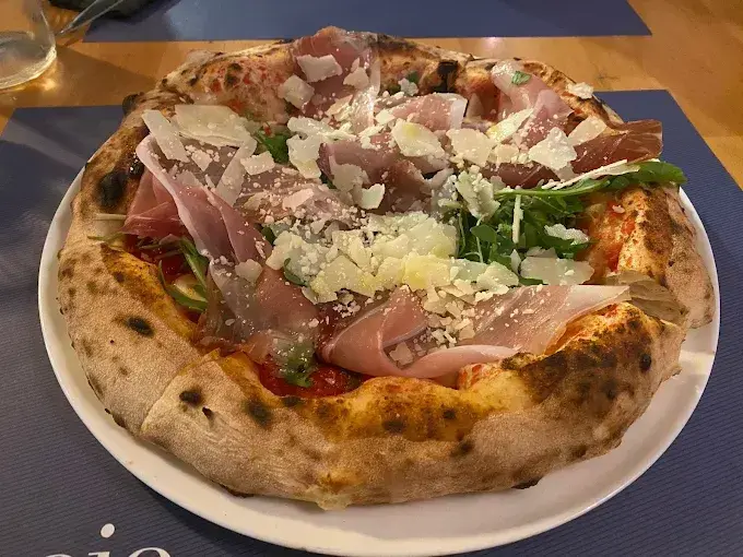 Harina italiana, fermentaci&oacute;n lenta y productos de primera calidad. Esa es la f&oacute;rmula que ha llevado a Demaio Bilbao a entrar en el ranking de las mejores pizzer&iacute;as de Europa. / A.E