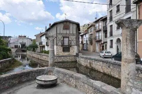 En la Sierra de la Demanda, a unas horas de Cantabria, se encuentra Huerta de Rey. / A.E