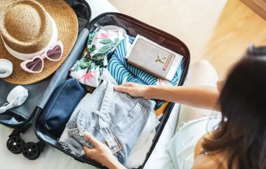 mujer, maletas viaje