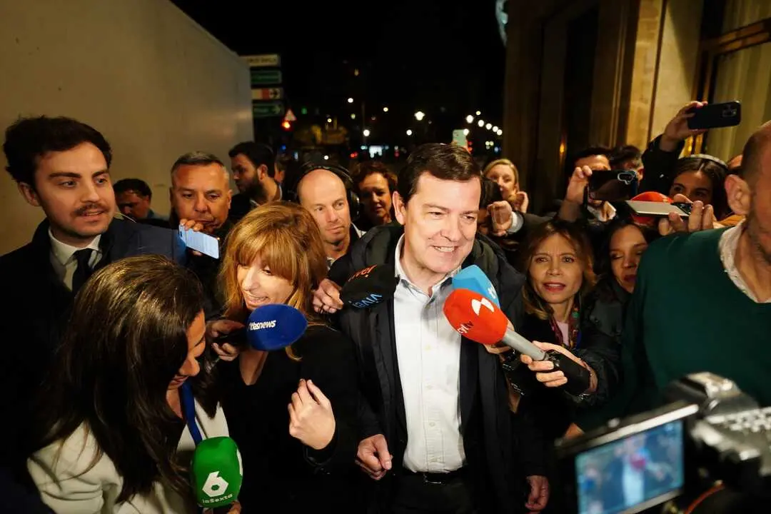 Alfonso Fern&aacute;ndez Ma&ntilde;ueco atiende a los medios tras conocerse los resultados de las elecciones auton&oacute;micas de Castilla y Le&oacute;n, en las que el PP se consolida como primera fuerza.