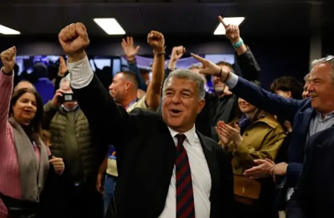 Joan Laporta fue reelegido este domingo como presidente del Barcelona para los pr&oacute;ximos cinco a&ntilde;os.