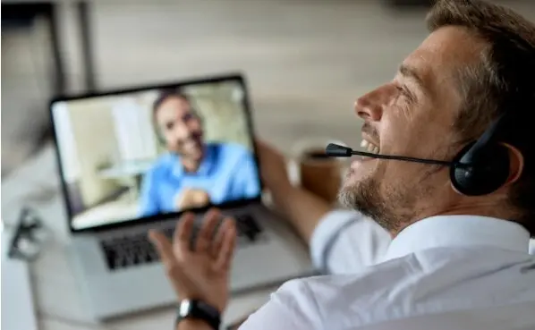 Centralita virtual y comunicaci&oacute;n empresarial moderna
