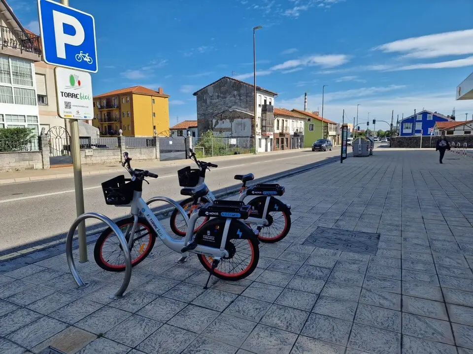 Piden al Ayuntamiento que mejore el servicio y aumente el n&uacute;mero de bicicletas disponibles. / A.E