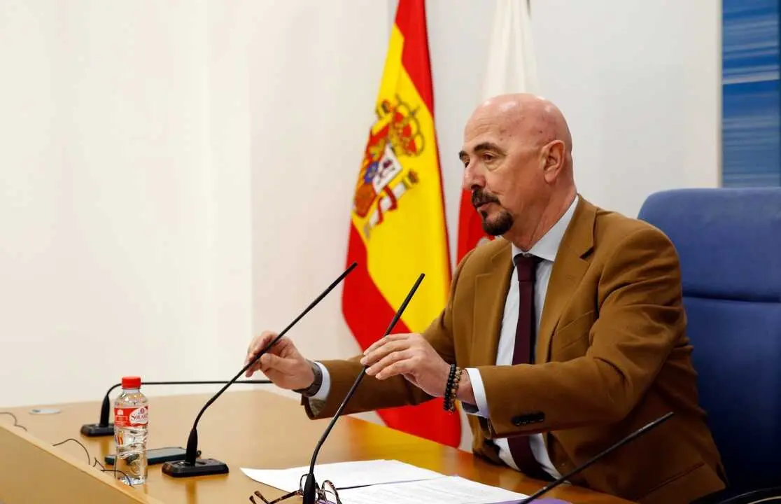 El consejero de Salud de Cantabria, C&eacute;sar Pascual. / alerta