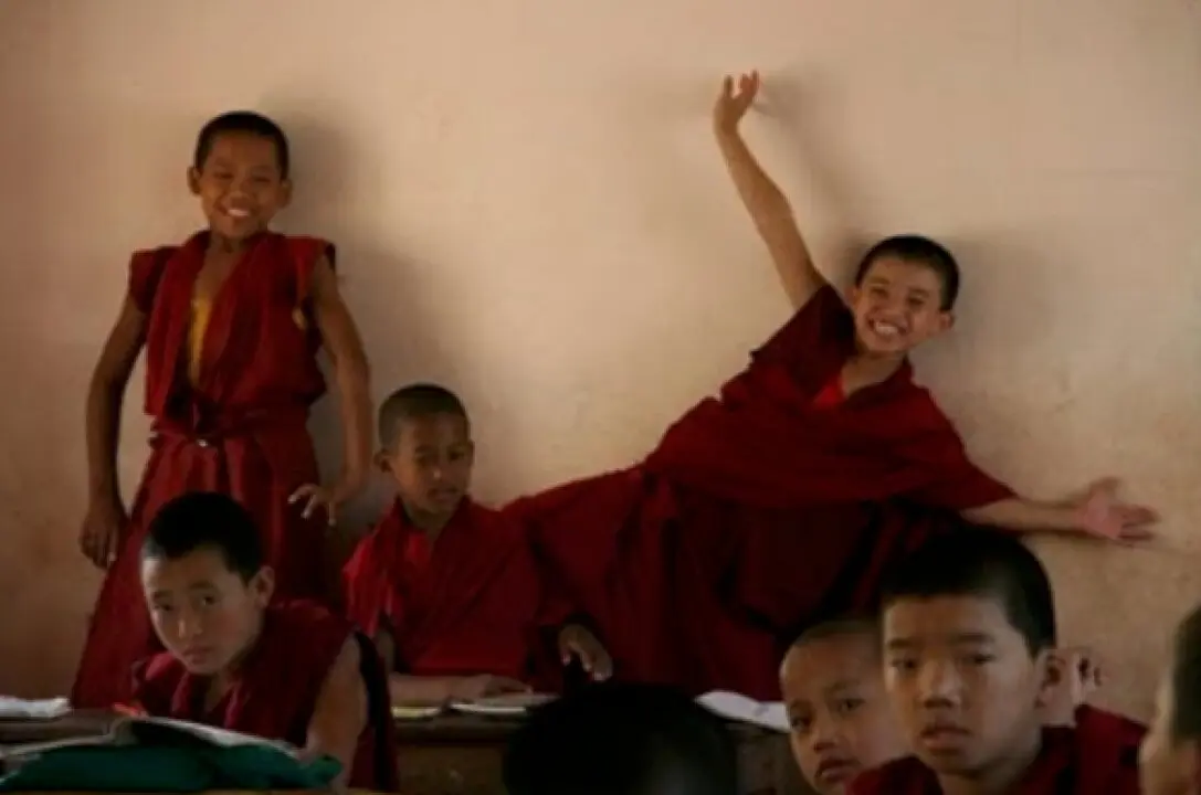La jaula de una libertad sin ra&iacute;ces: la descendencia tibetana sacrificada por la pol&iacute;tica del exilio