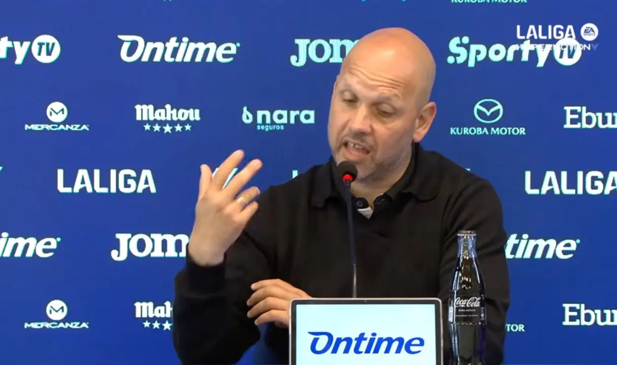 Jos&eacute; Alberto, durante la rueda de prensa posterior a la victoria del Racing en Butarque ante el Legan&eacute;s, donde pidi&oacute; calma pese a la cercan&iacute;a del ascenso a Primera Divisi&oacute;n.