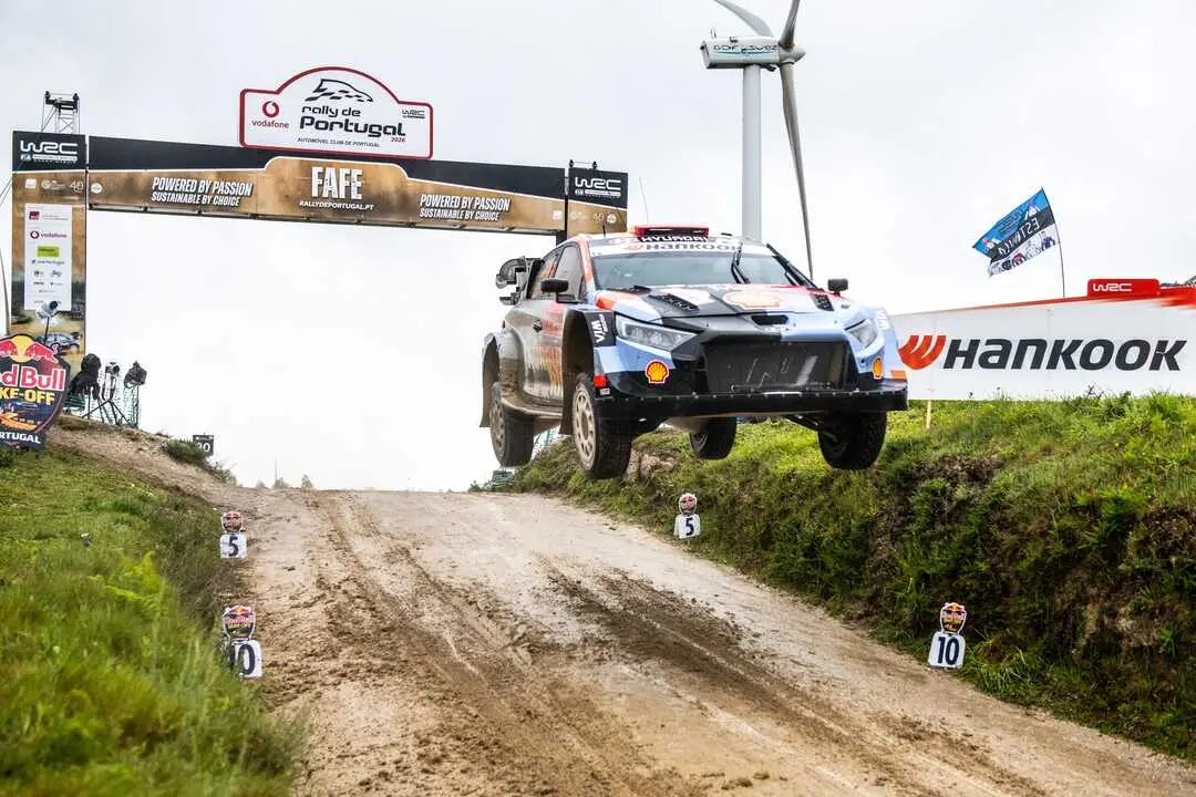 Dani Sordo, durante una de las especiales del Rally de Portugal 2026 al volante de su Hyundai.