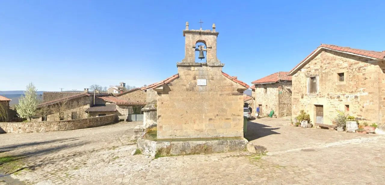 Vista general de Loma Somera, uno de los n&uacute;cleos rurales de Cantabria incluidos en las zonas afectadas por el reto demogr&aacute;fico y la despoblaci&oacute;n.