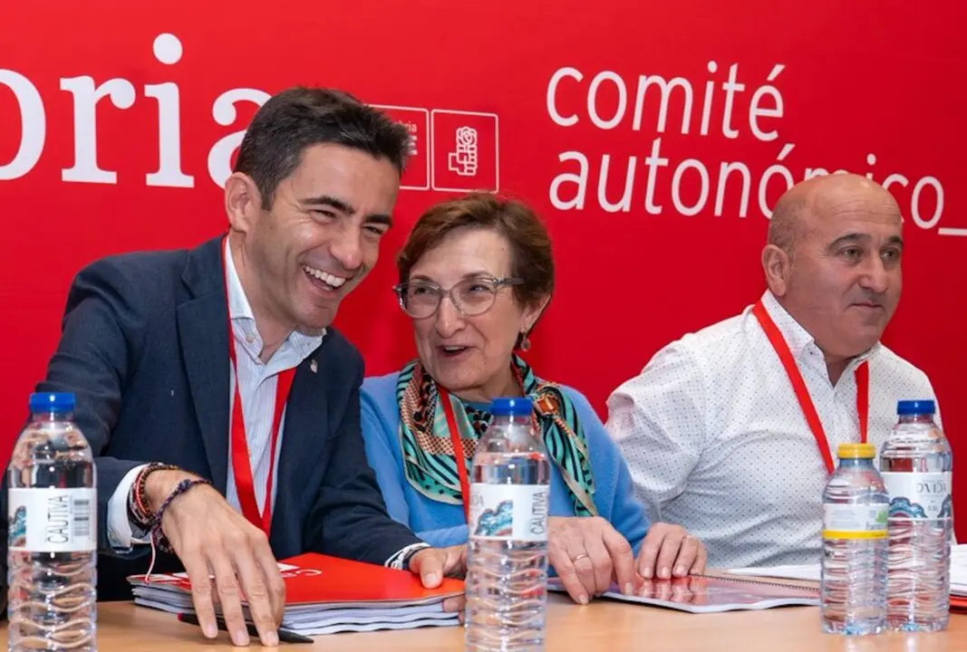 Dirigentes del PSOE durante la celebraci&oacute;n del Comit&eacute; Auton&oacute;mico, en una imagen de archivo marcada por el debate interno y la estrategia pol&iacute;tica del partido en Cantabria.