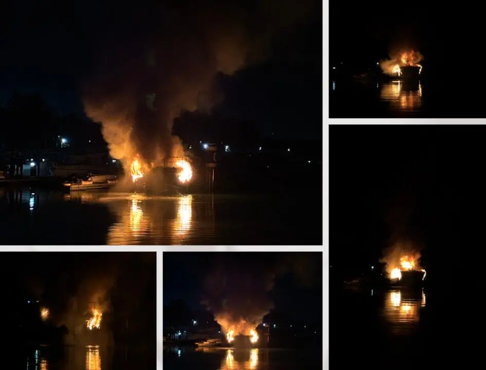 La embarcaci&oacute;n arde en uno de los pantalanes del puerto Marina de Santander, en Raos, durante la madrugada de este domingo. El incendio provoc&oacute; la destrucci&oacute;n total del barco, que termin&oacute; hundi&eacute;ndose, aunque no se registraron heridos gracias a la r&aacute;pida intervenci&oacute;n de los servicios de emergencia.