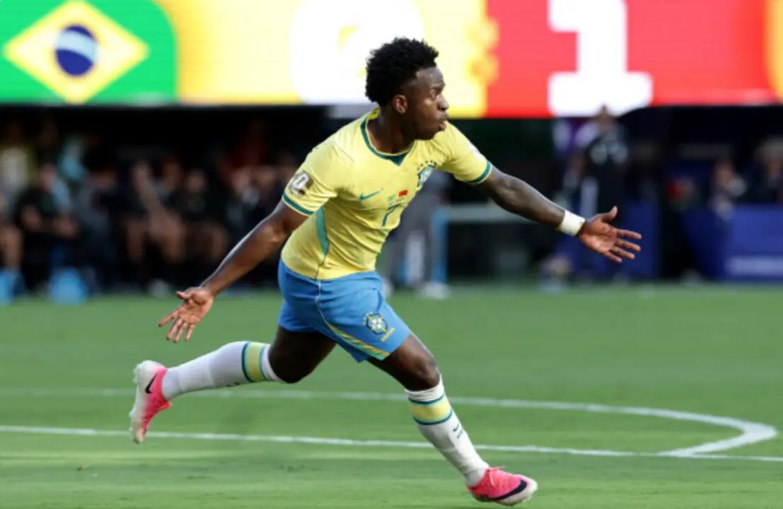 Vin&iacute;cius J&uacute;nior celebra un gol con Brasil ante Marruecos en el Mundial 2026