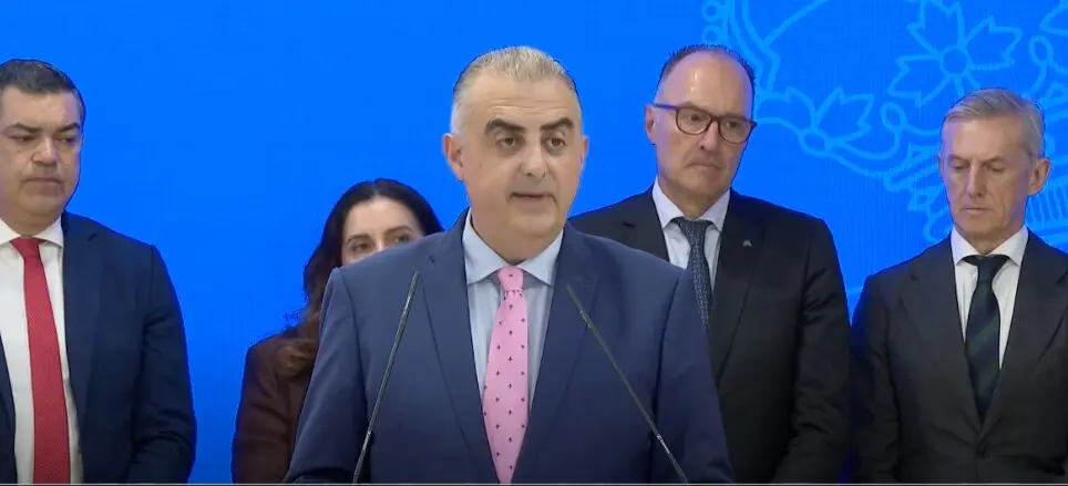 Roberto Media durante la presentaci&oacute;n de los nuevos avales para la compra de vivienda en Cantabria.