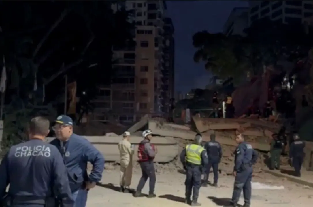 Tras los dos terremotos de magnitud 7,2 y 7,5 grados que estremecieron el pa&iacute;s este 24 de junio y causaron destrozos en viviendas y otras infraestructuras, familiares piden ayuda para encontrar a seres queridos que todav&iacute;a no han podido contactar.