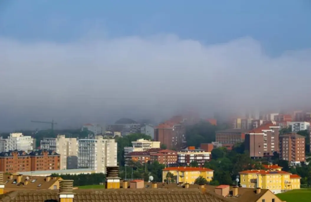 Cielos nubosos sobre la costa c&aacute;ntabra en una jornada marcada por el descenso de las temperaturas tras la ola de calor.
