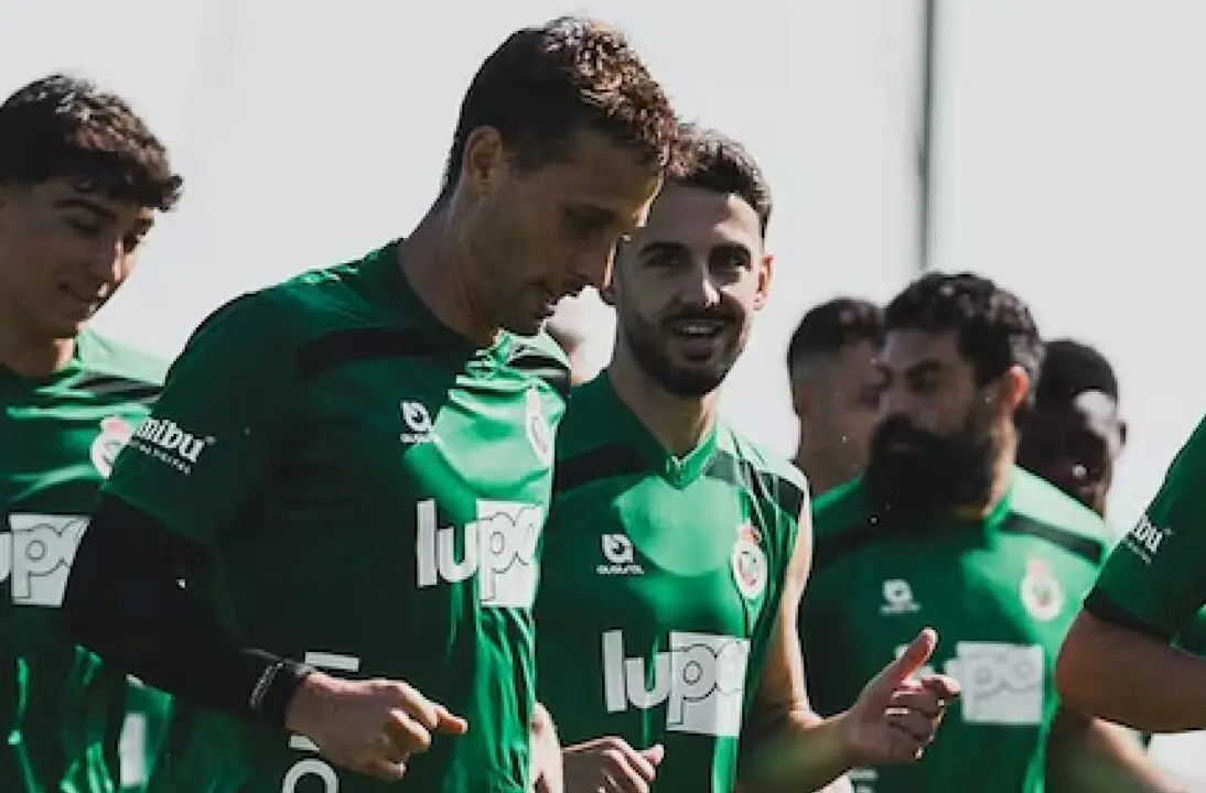 Sergio Canales centra todas las miradas del primer d&iacute;a del Racing 2026/2027