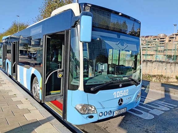 Nuevo autobús híbrido que se incorpora al servicio. / ALERTA