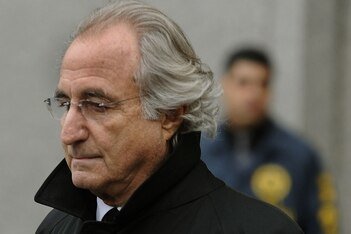 Madoff, en 2009 al dejar un tribunal de Nueva York
TIMOTHY A. CLARY - AFP