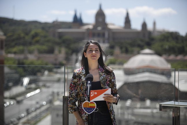 La presidenta de Ciudadanos, Inés Arrimadas, en una rueda de prensa en Barcelona.