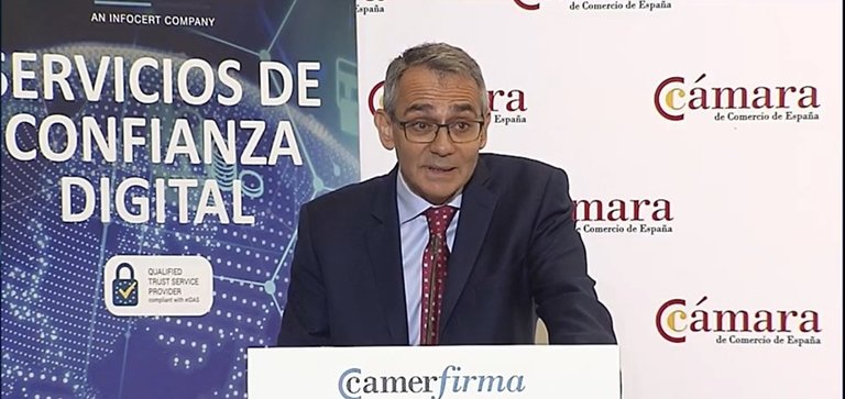 El director general de Red.Es, Alberto Martínez Lacambra, en un evento organizado por la Cámara de Comercio de España sobre identidad digital.