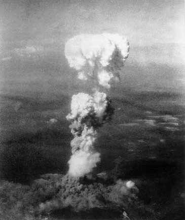 Picture Shows: Atomic cloud over Hiroshima
