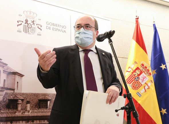 Archivo - El ministro de Cultura y Deporte, Miquel Iceta, ofrece una rueda de prensa tras la XXIX Reunión del Pleno de la Conferencia Sectorial de Cultura, en el Claustro de los Jerónimos del Museo Nacional del Prado, a 23 de julio de 2021, en Madrid (Esp