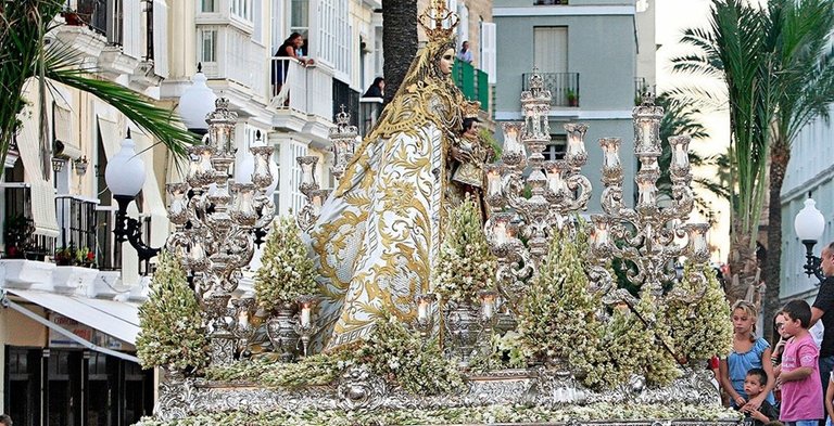 Archivo - Virgen del Rosario, patrona de Cádiz