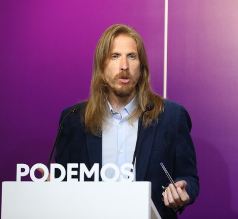 El coportavoz de Podemos y coordinador de la formación en Castilla y León, Pablo Fernández, ofrece una rueda de prensa en la sede del partido, a 13 de septiembre de 2021, en Madrid (España). 