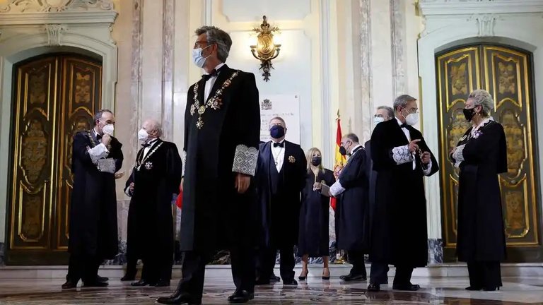 Carlos Lesmes junto con otros miembros de la judicatura durante el acto de apertura del Año Judicial . Efe
