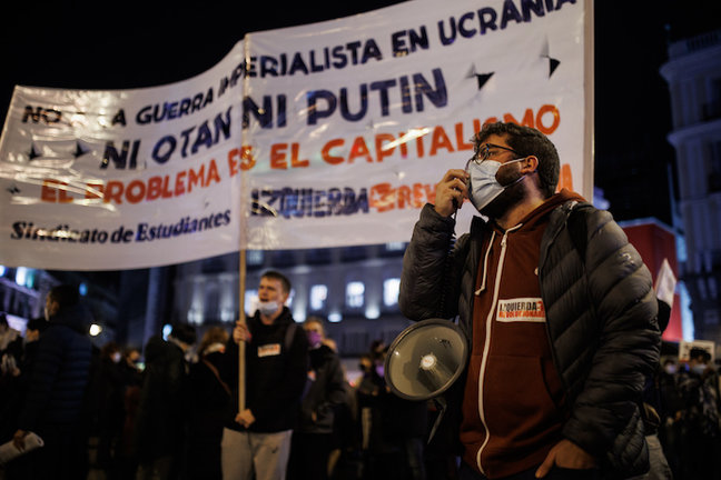 Varias personas participan en una concentración contra la guerra en Ucrania y contra la OTAN.
Alejandro Martínez Vélez / Europa Press