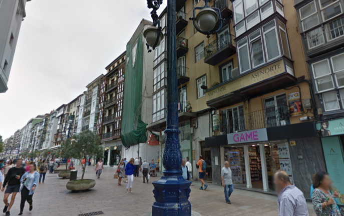 Calle Burgos en Santander donde estaba situado el piso de las dos hermanas. / ALERTA