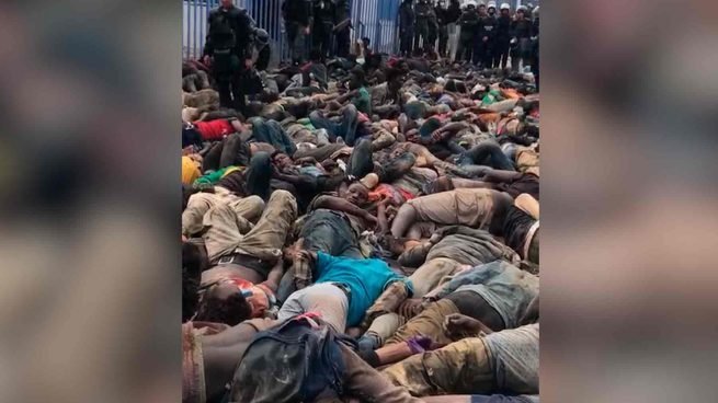 Decenas de inmigrantes han muerto este viernes cuando intentaban entrar en Melilla procedentes de Marruecos, la mayoría sudaneses