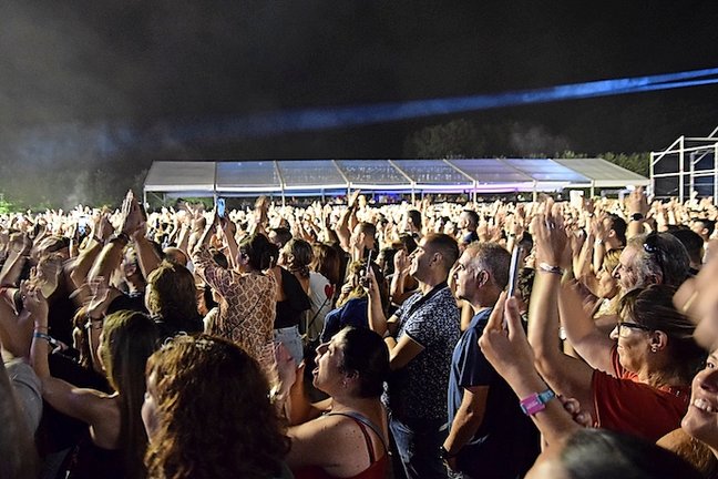 Público asistente a los conciertos que se han celebrado en Santander en la campa de la Magdalena, donde ocurrieron los ‘pinchazos’. / David Antistuart