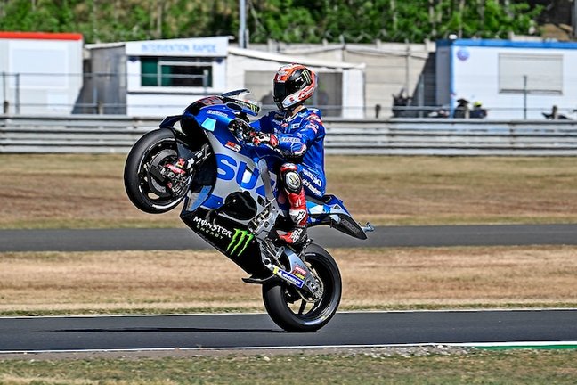 Alex Rins en acción durante el Gran Premio SHARK de Francia de MotoGP. / EFE