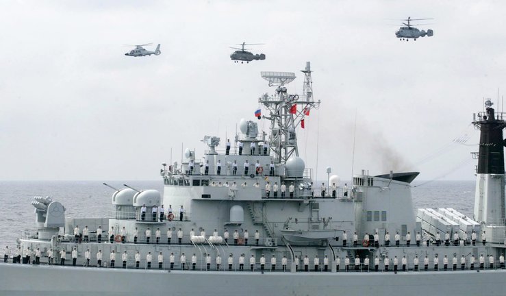 Un navío de la Armada china participa en unas maniobras militares. / Wanglinan