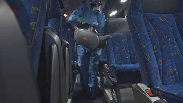 Desinfección de un autobús de Alsa
