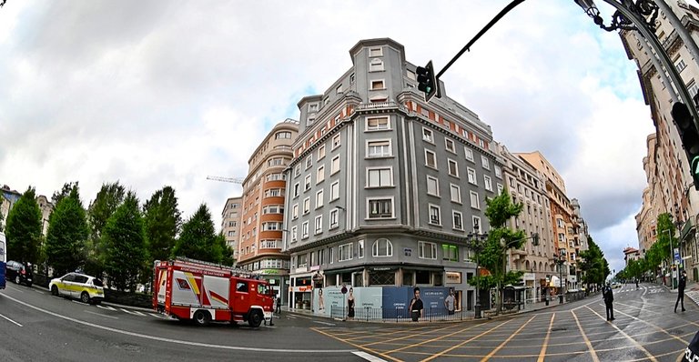 Imagen del edificio en pleno centro de Santander junto al Ayuntamiento. / Hardy