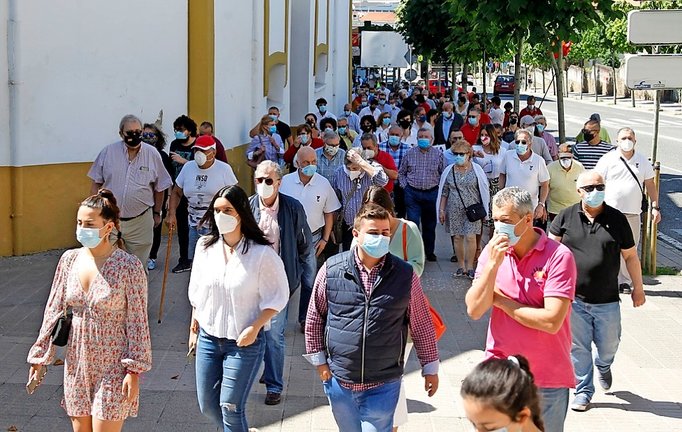 Numerosas personas acudieron a apoyar al sector de la tauromaquia. / José Ramón