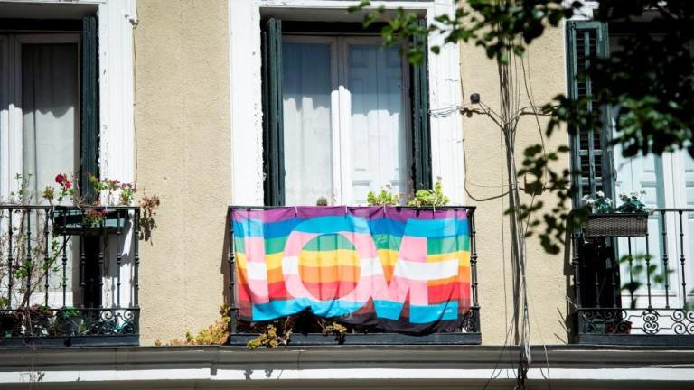 Ambiente en el barrio de Chueca, en Madrid, a una semana del Día del Orgullo LGTB. EFE/Luca Piergiovanni