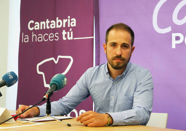 El coordinador autonómico de Podemos Cantabria, Luis del Piñal. / J. RAMÓN