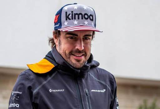 Fernando Alonso que volverá a competir en el Mundial de Fórmula Uno dos temporadas después, en 2021, y lo hará de la mano de Renault, con la que ganó sus dos títulos mundiales -2005 y 2006-, en la que será su tercera etapa en la escudería francesa. EFE/ Srdjan Suki/Archivo