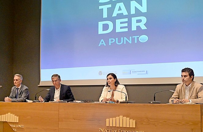 La alcaldesa de Santander, Gema Igual durante el evento en el Palacio de Exposiciones de Santander. / ALERTA